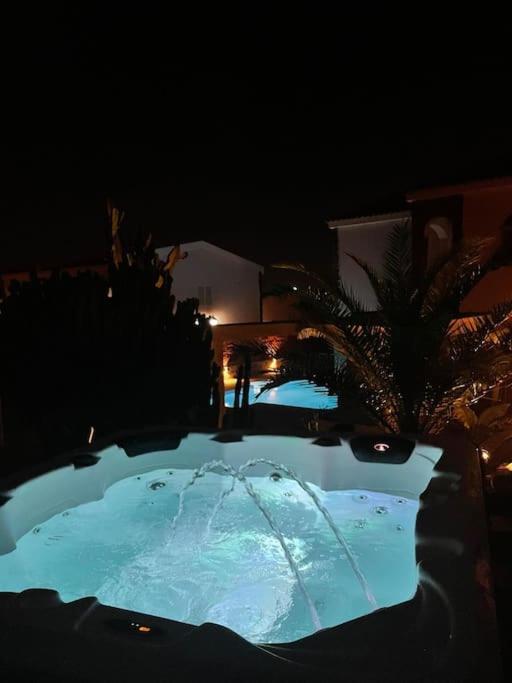 Casa Macken Con Piscina Climatizada Y Jacuzzi Villa San Bartolome Ruang foto